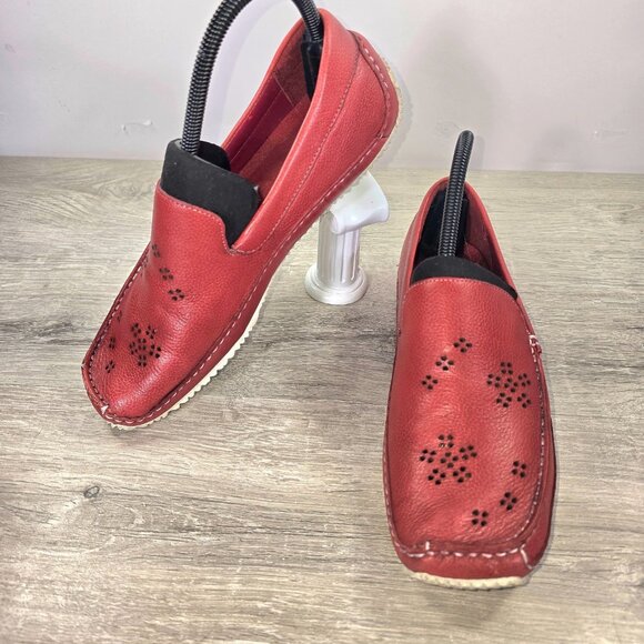 Naturalizer Womens Red Leather Shoes Sz 8 Flat Loafers Moccasins Driving Casual - Picture 1 of 8